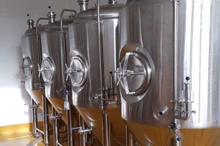 Equipo de cervecería 1000L en Rumania-1