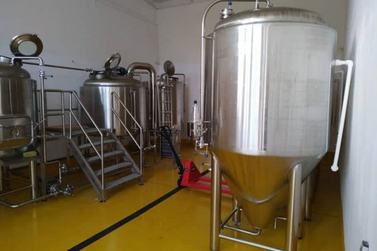 Equipo de cervecería 1000L en Rumania-2