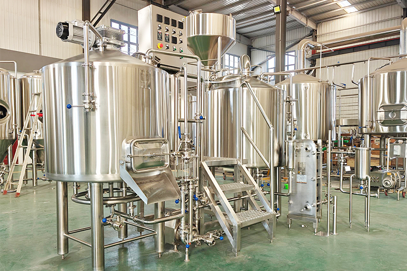 Finalizada la producción de 350L de pequeño equipo cervecero