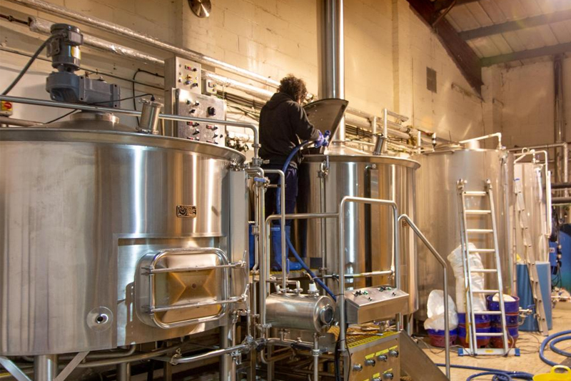 How to choose the right stainless steel brewing tank for your brewery