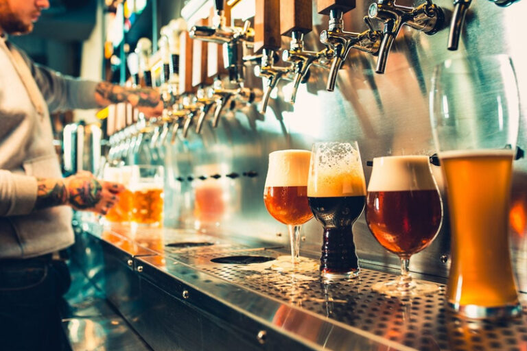 Brewing equipment for craft beer bars